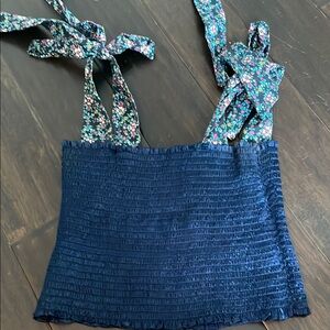 Floral Navy Smocked Koch top